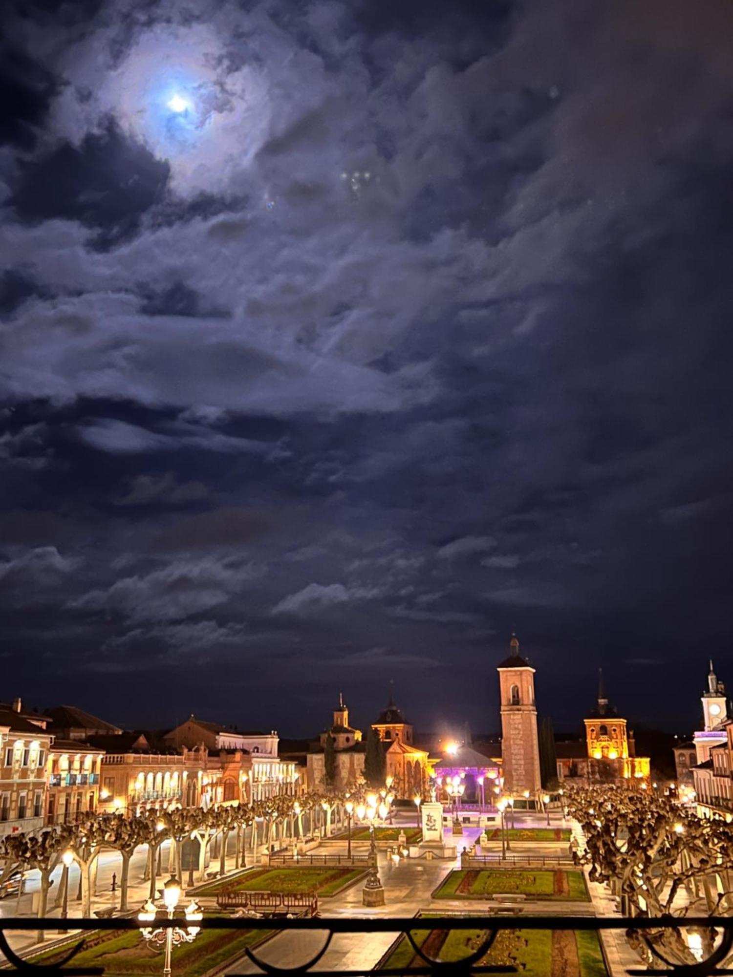 Sonar En La Plaza Cervantes 1 アルカラ・デ・エナレス エクステリア 写真